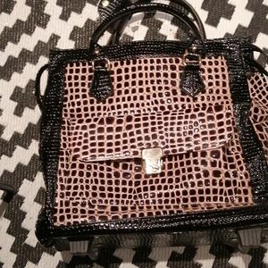 Ladies travel tote